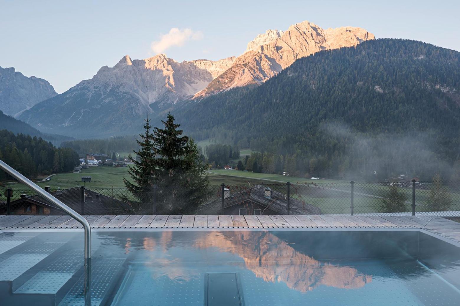 Paramount Alma Suites Sexten Bagian luar foto