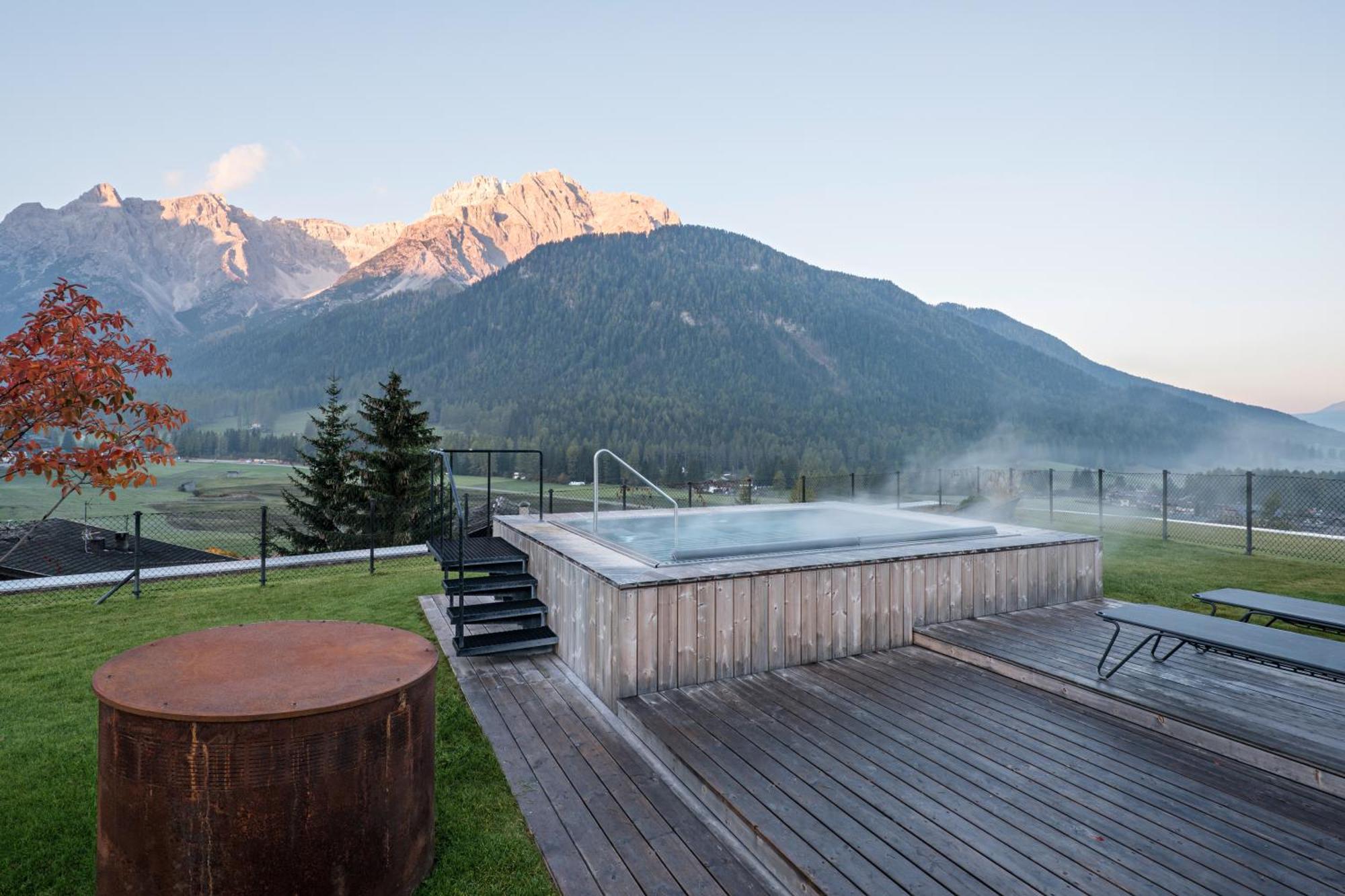 Paramount Alma Suites Sexten Bagian luar foto
